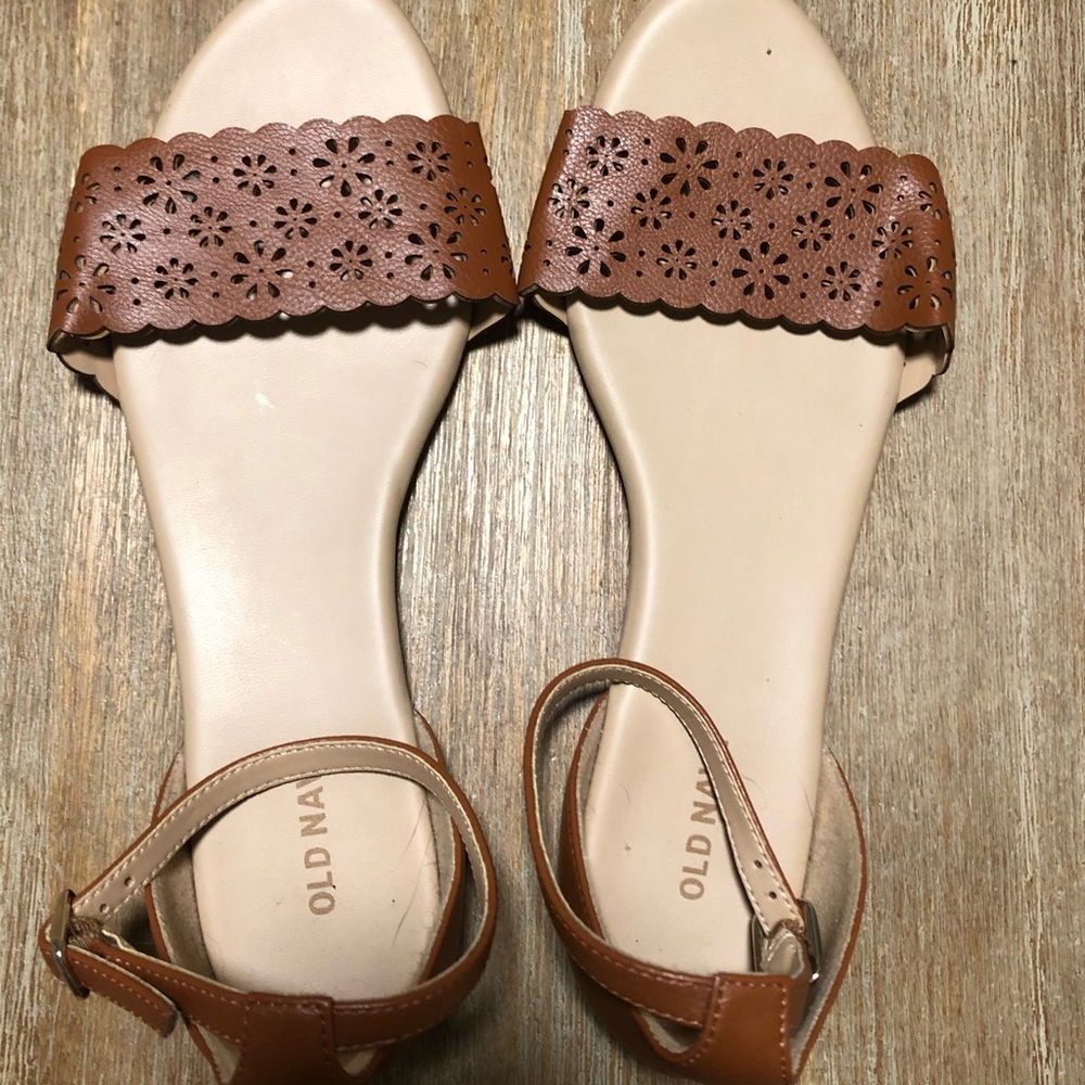 Cute cognac sandals!